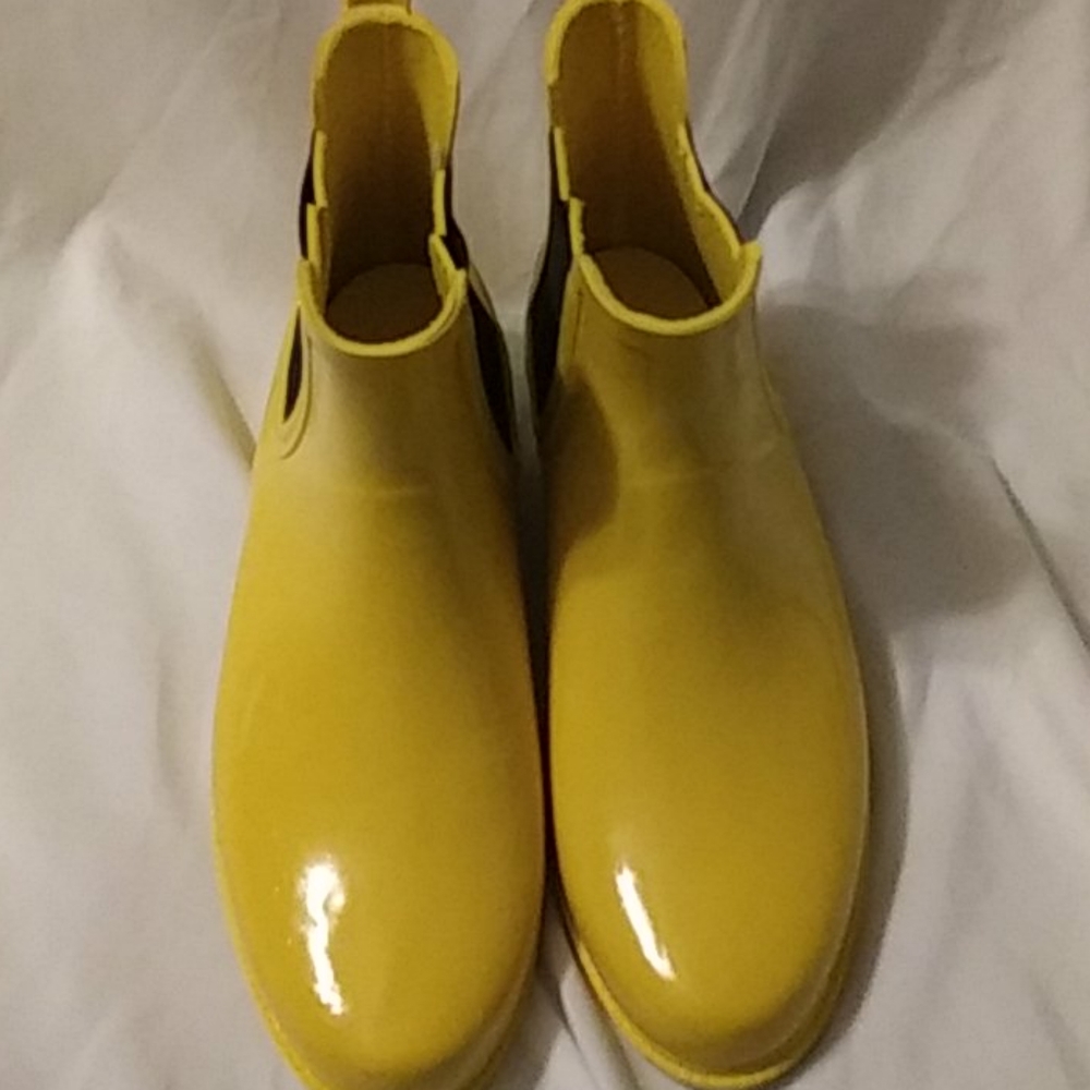 Rain boots
